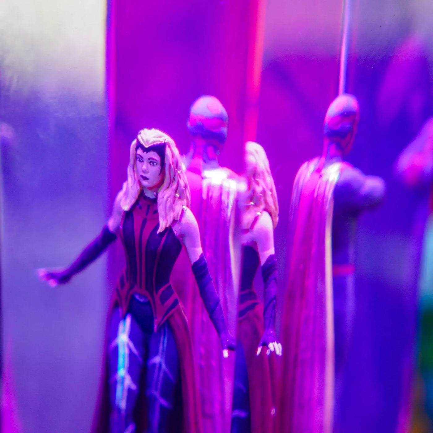 Marvel MCU Wanda Maximoff The Scarlet Witch & Vision Epoxy Resin Lamp, Night Light, Wireless Lights