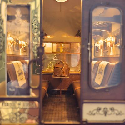 1940s Train Cabin (Motion Scene) - Book Nook