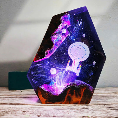Star Trek NCC-1701-D Galaxy Sci-Fi Diorama Epoxy Resin Lamp, Night Light