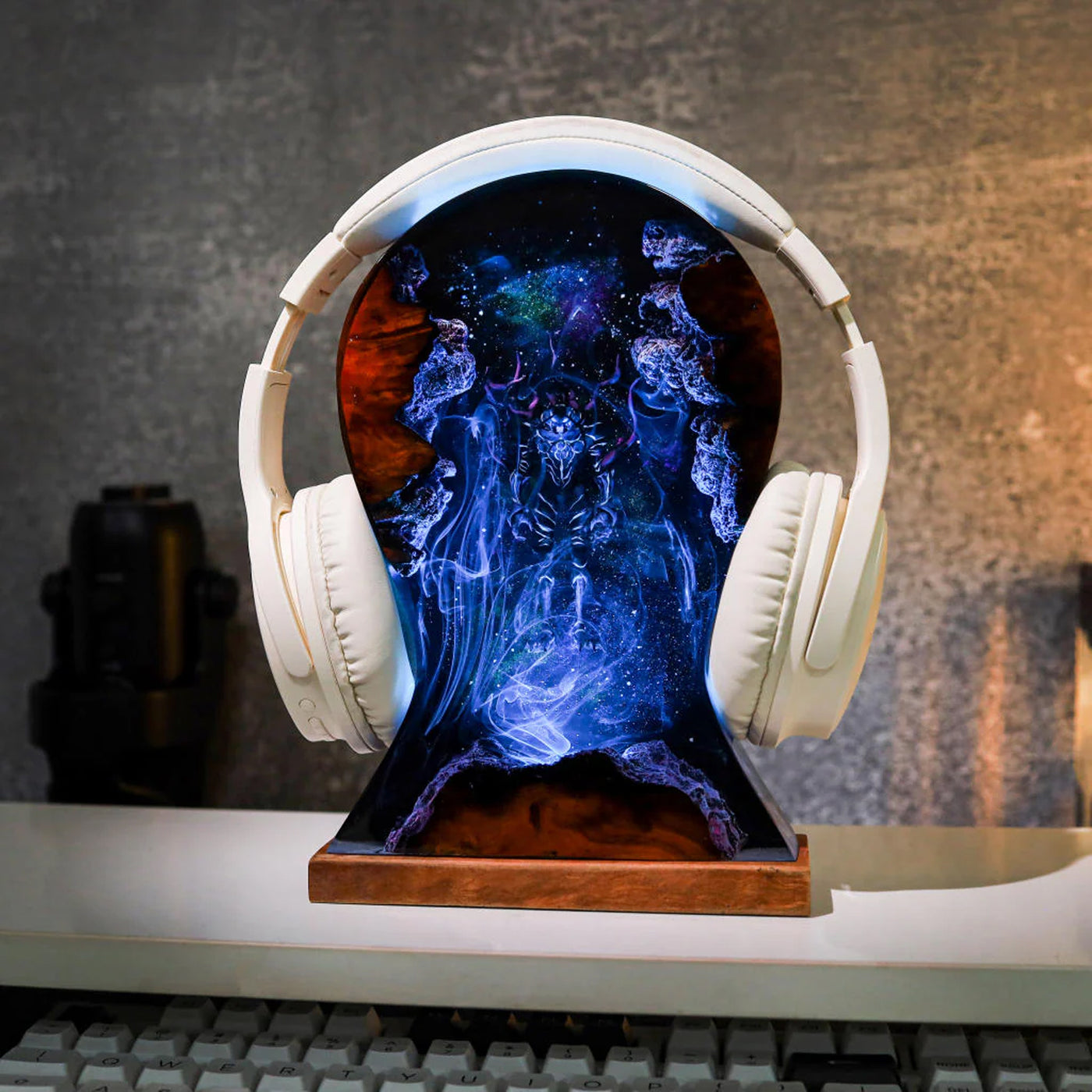 Solo Leveling Beru Headphone Stand Epoxy Resin Lamp, Night Light