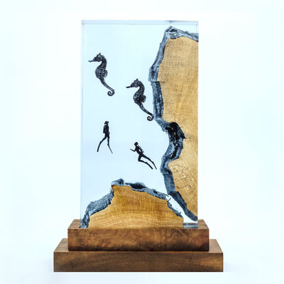 Seahorses & Divers - High Quality Epoxy Resin Lamp