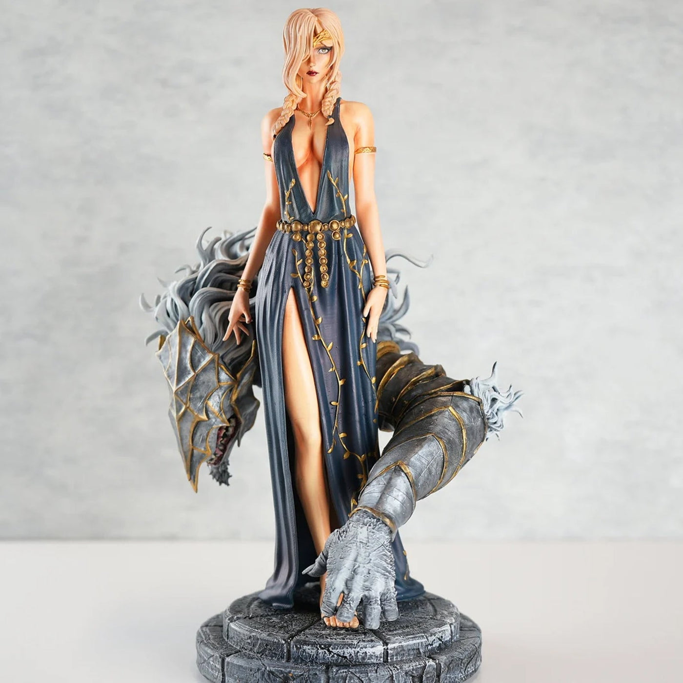 Elden Ring - Queen Marika the Eternal with Maliketh Statue Figures