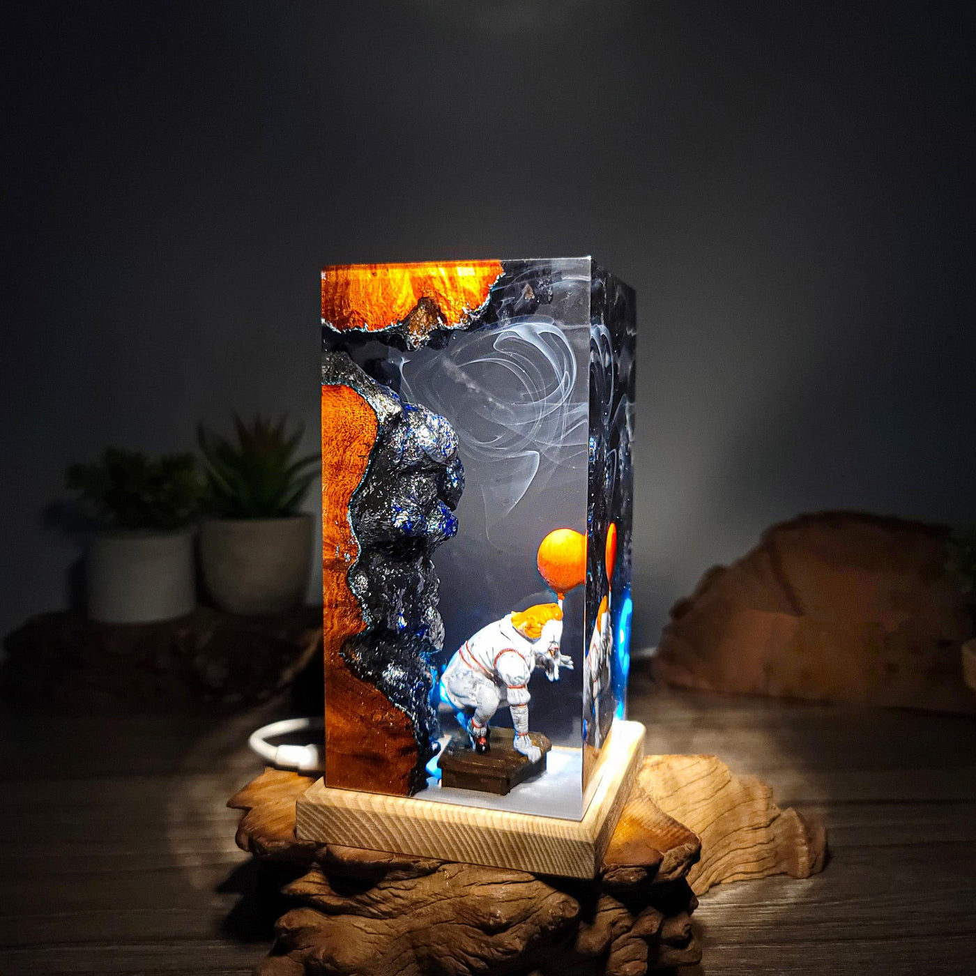 Halloween Horror Pennywise The Clown IT Epoxy Resin Lamp, Night Light