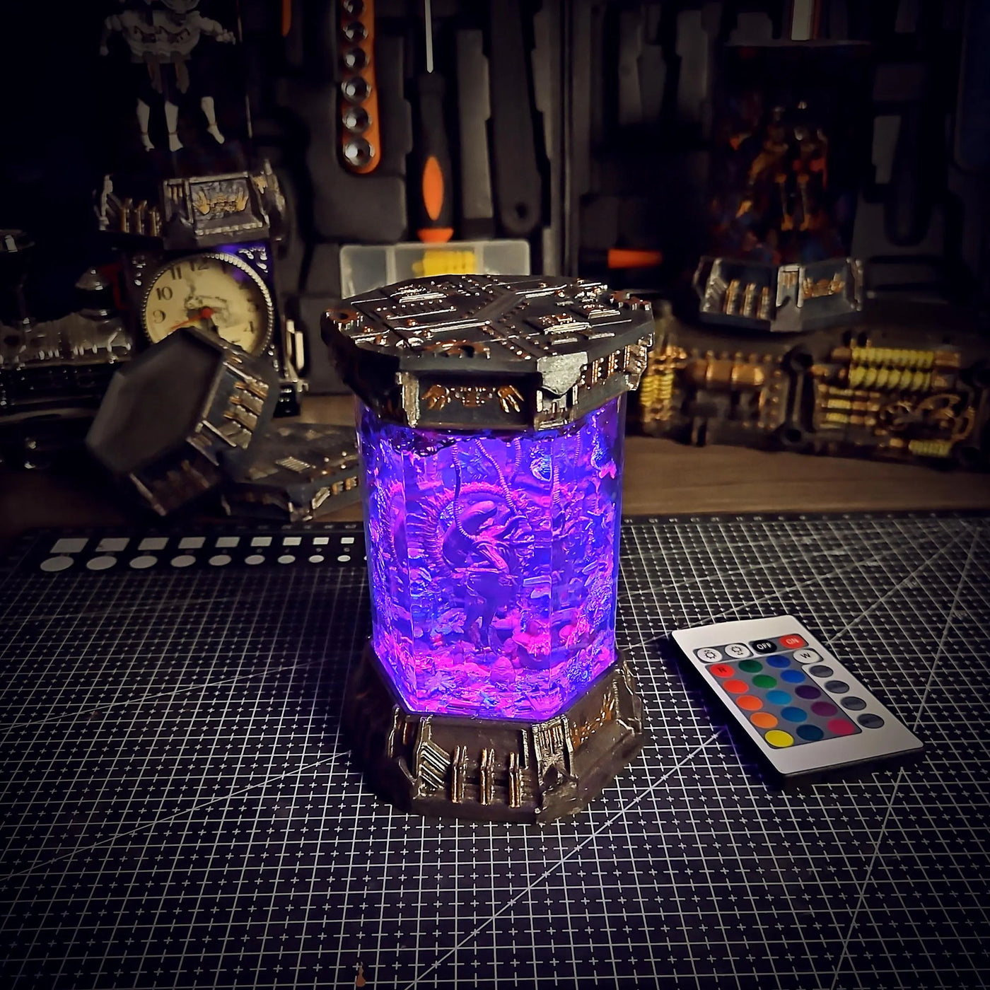 Xenomorph Alien Space Monster Healing Chamber Incubator Epoxy Resin Lamp, Night Light, Wireless Lights