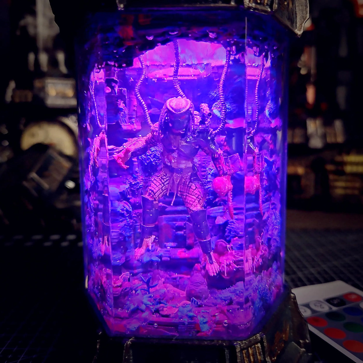Predator Alien Space Monster Healing Chamber Incubator Epoxy Resin Lamp, Night Light, Wireless Lights