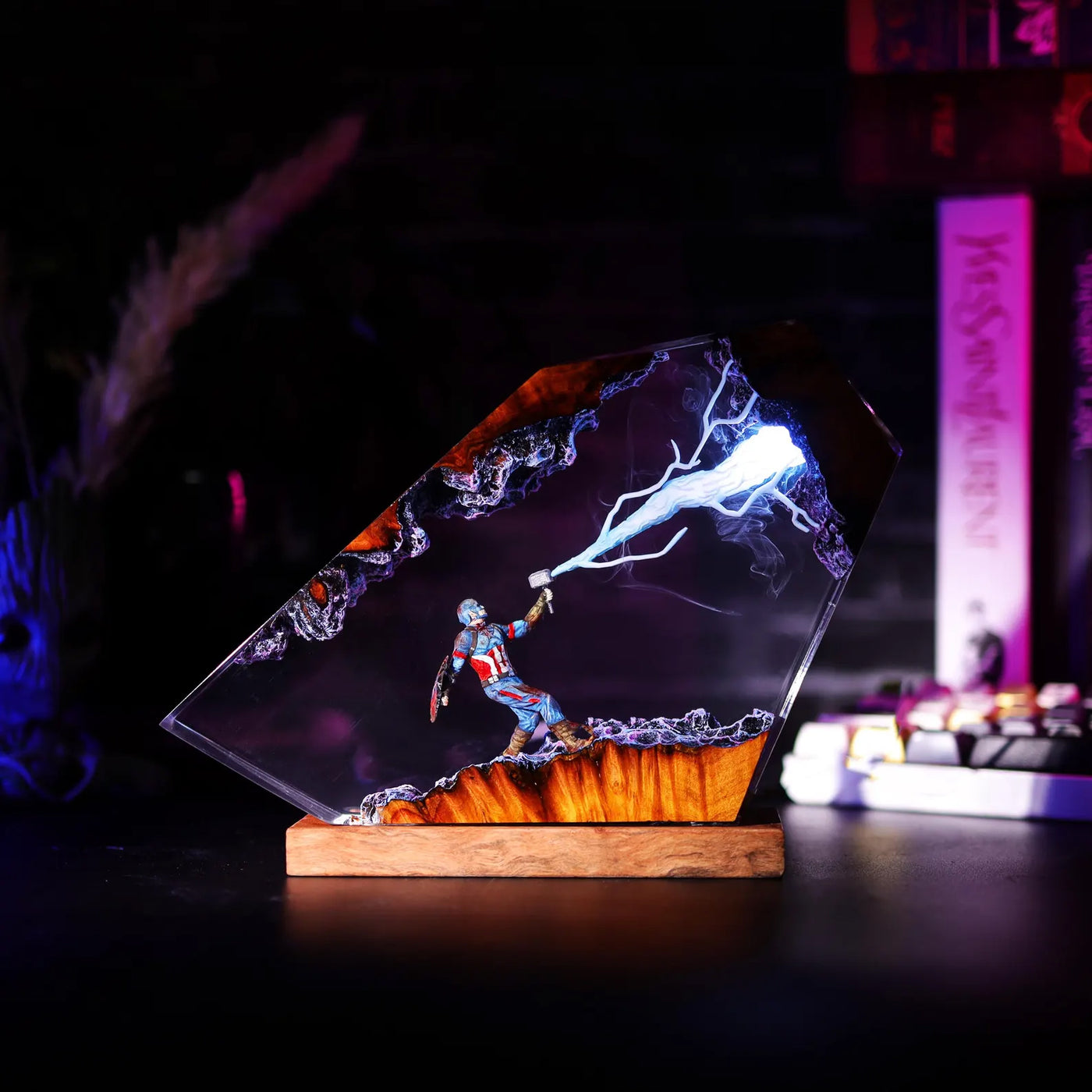 Marvel MCU Captain America Mjolnir Attack Lightning Epoxy Resin Lamp, Night Light