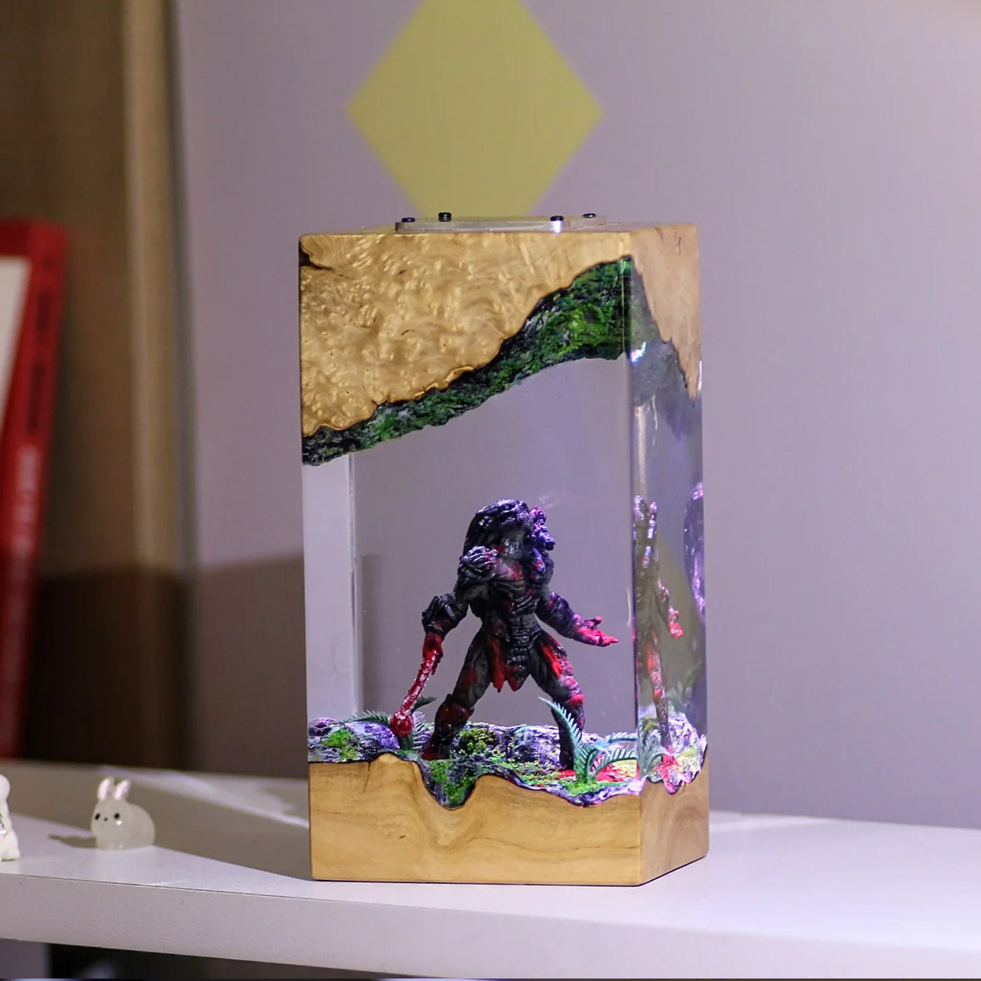 Predator Alien Sci-Fi Epoxy Resin Lamp, Night Light