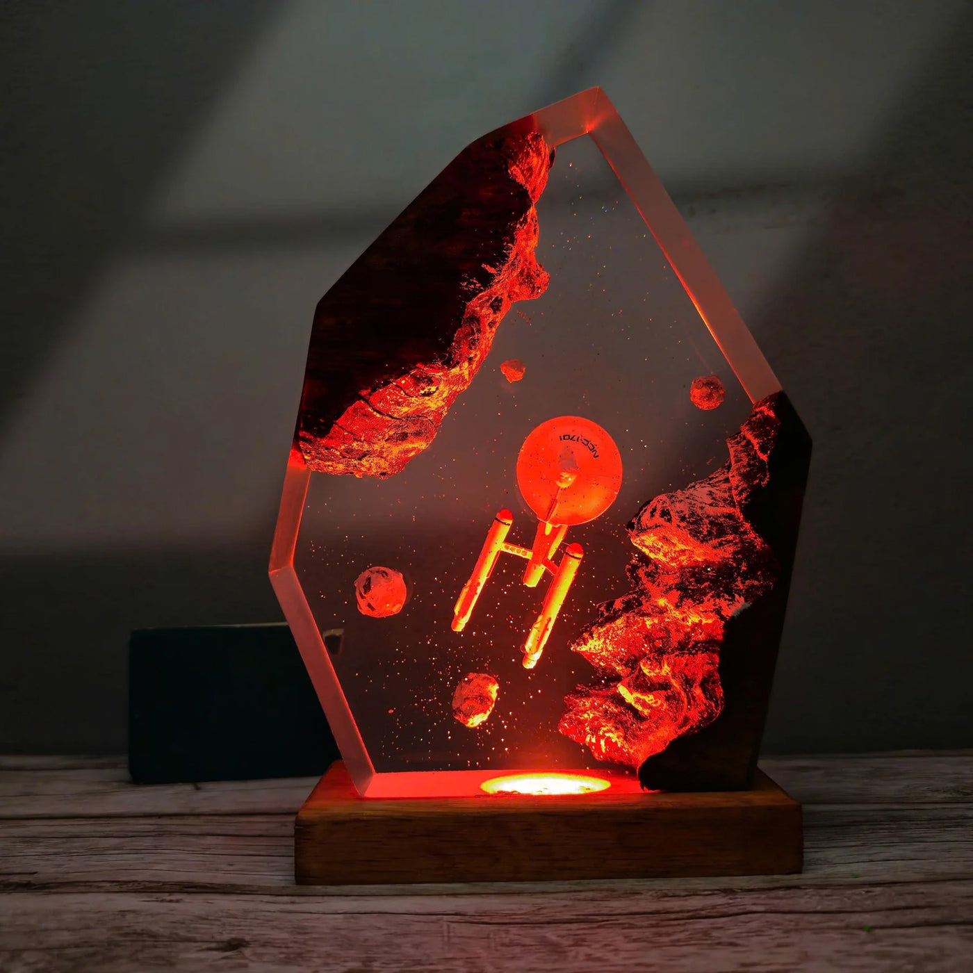 Star Trek USS Enterprise NCC-1701 Galaxy Sci-Fi Diorama Epoxy Resin Lamp, Night Light
