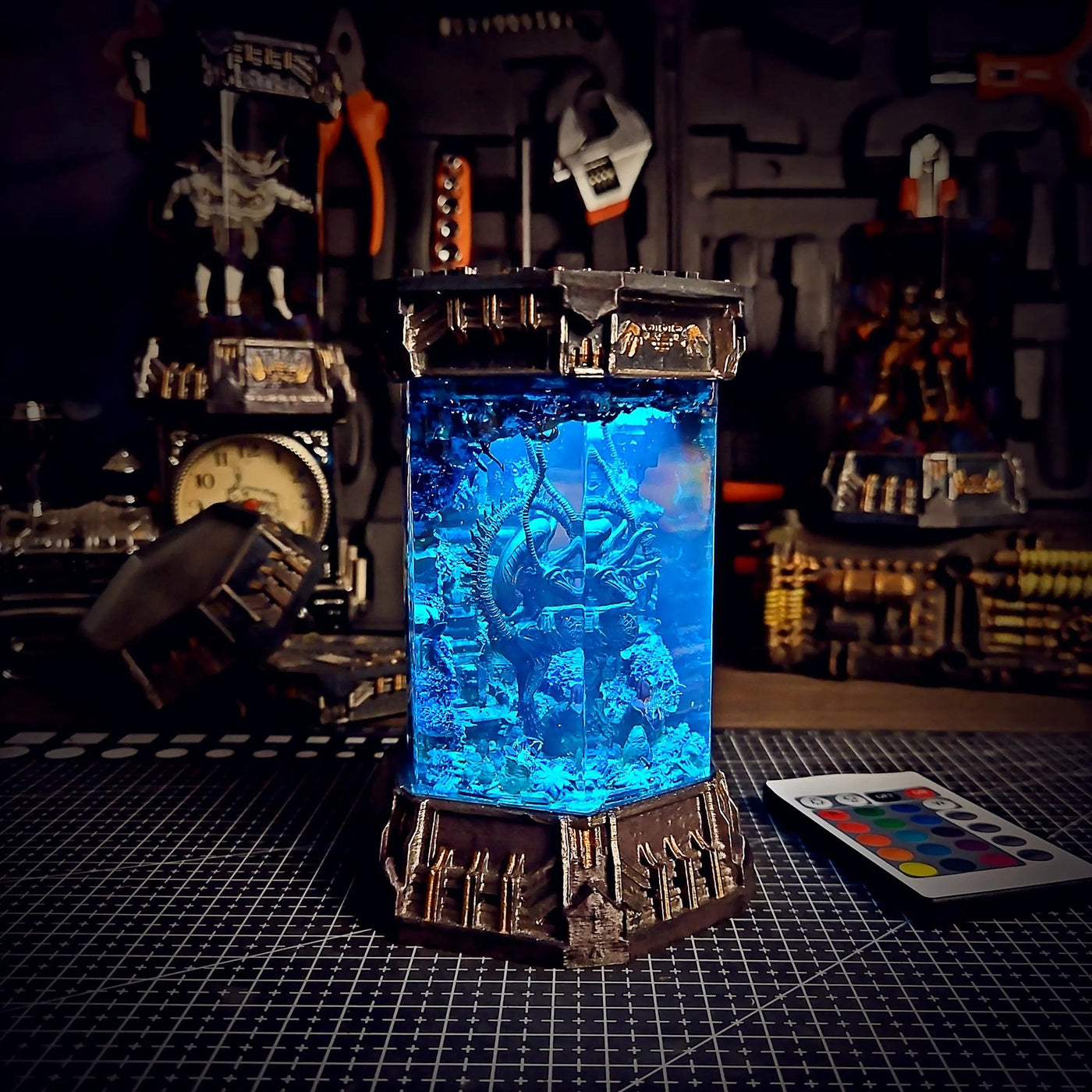 Xenomorph Alien Space Monster Healing Chamber Incubator Epoxy Resin Lamp, Night Light, Wireless Lights