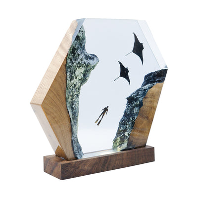 Manta Rays & Diver - High Quality Epoxy Resin Lamp