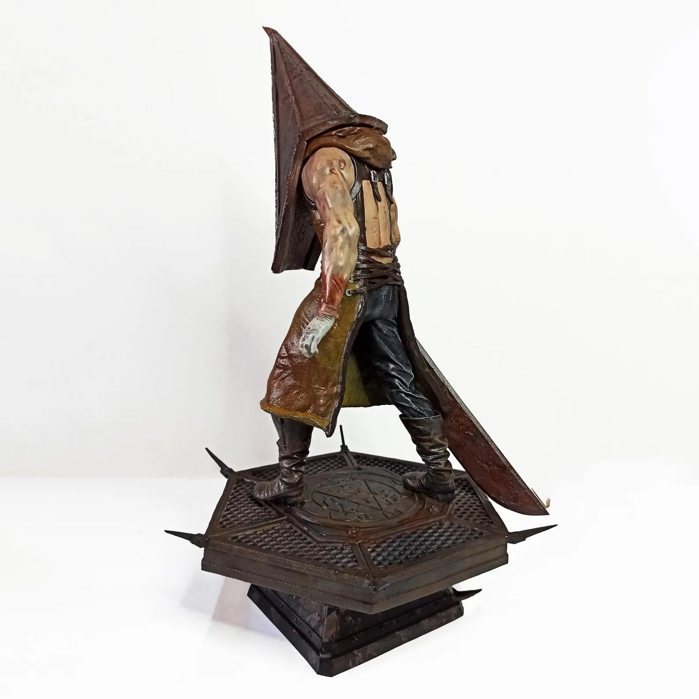 Silent Hill - Pyramid Head Statue Figures