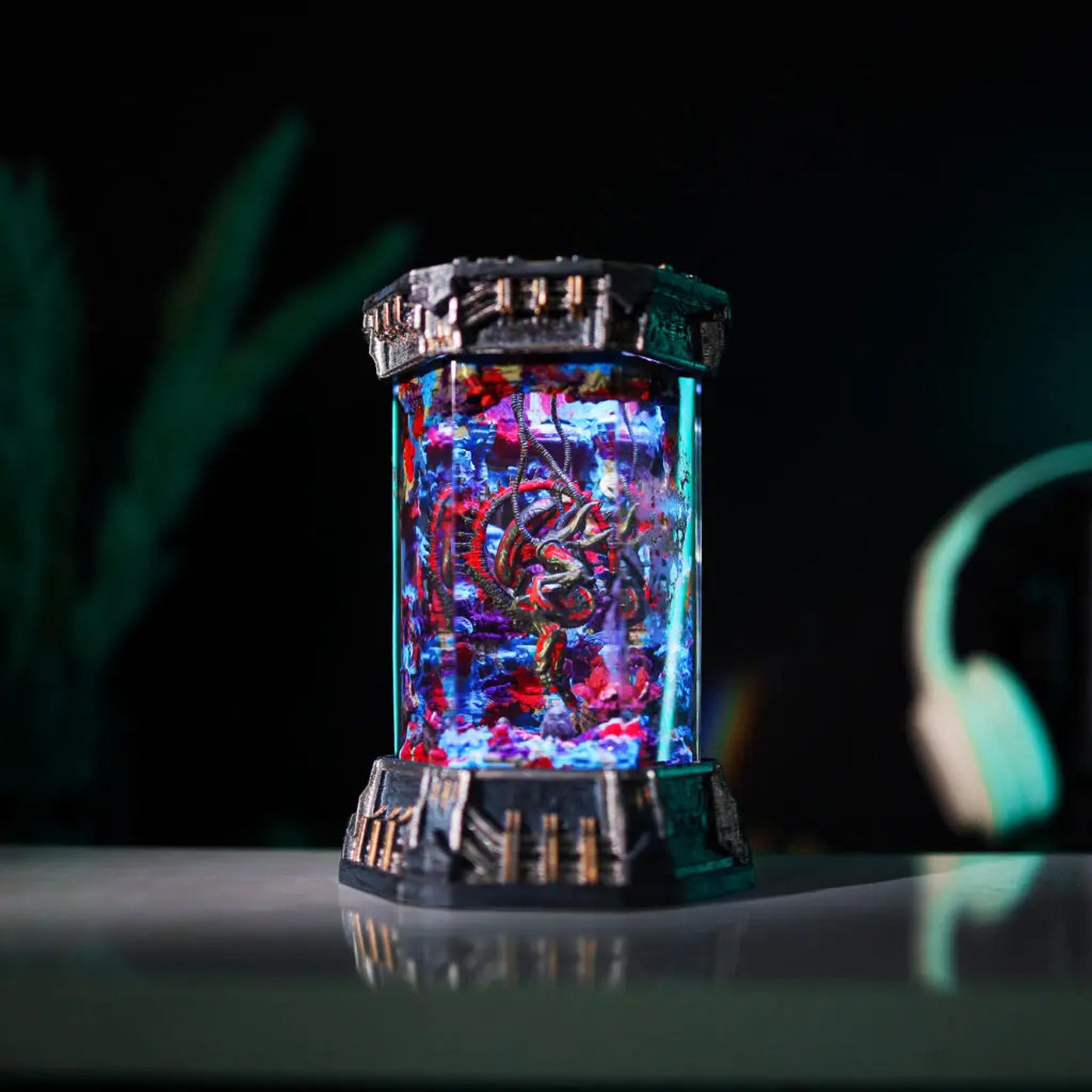 Xenomorph Alien Space Monster Healing Chamber Incubator Epoxy Resin Lamp, Night Light, Wireless Lights