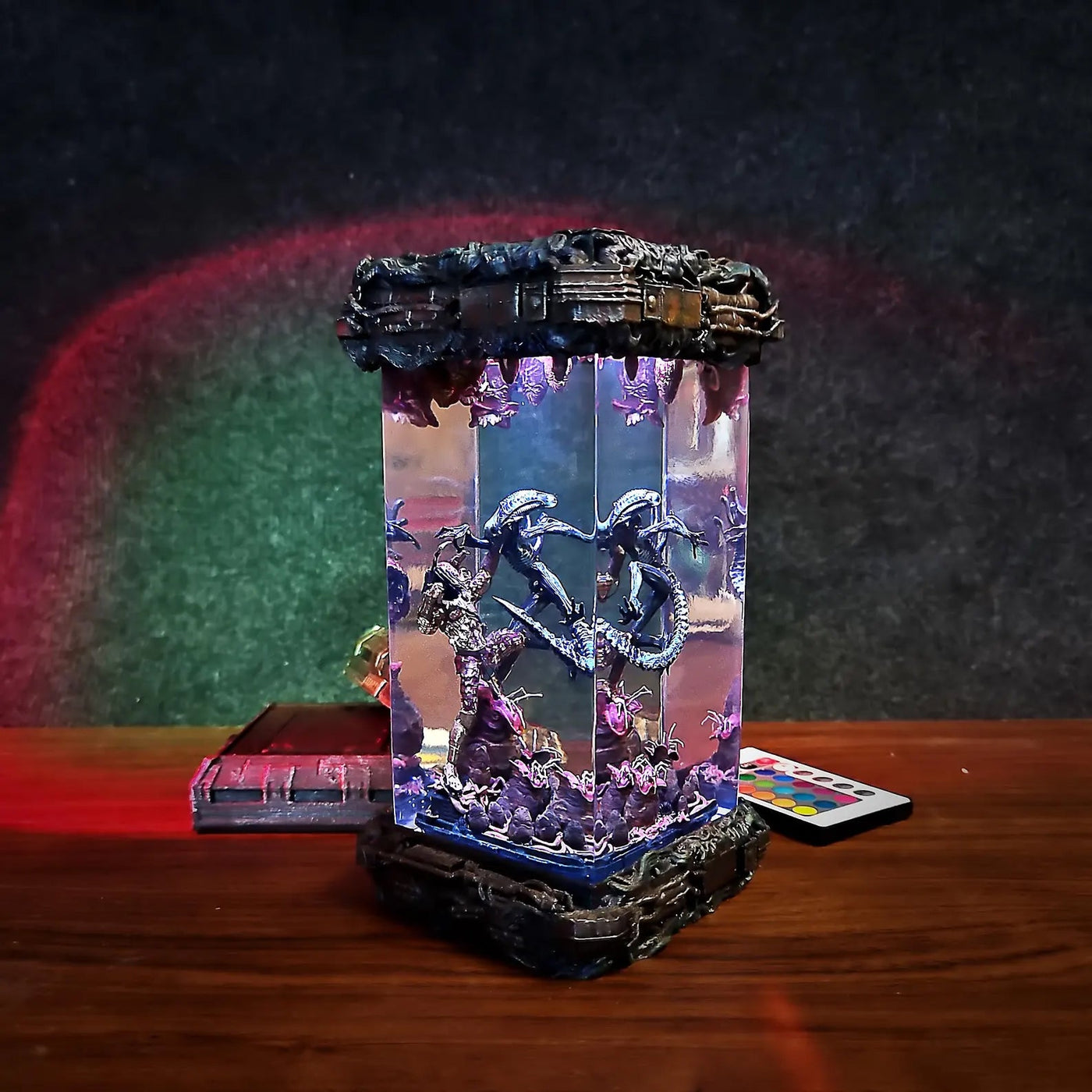 Xenomorph vs Predator Alien Space Monster Diorama Epoxy Resin Lamp, Night Light, Wireless Lights