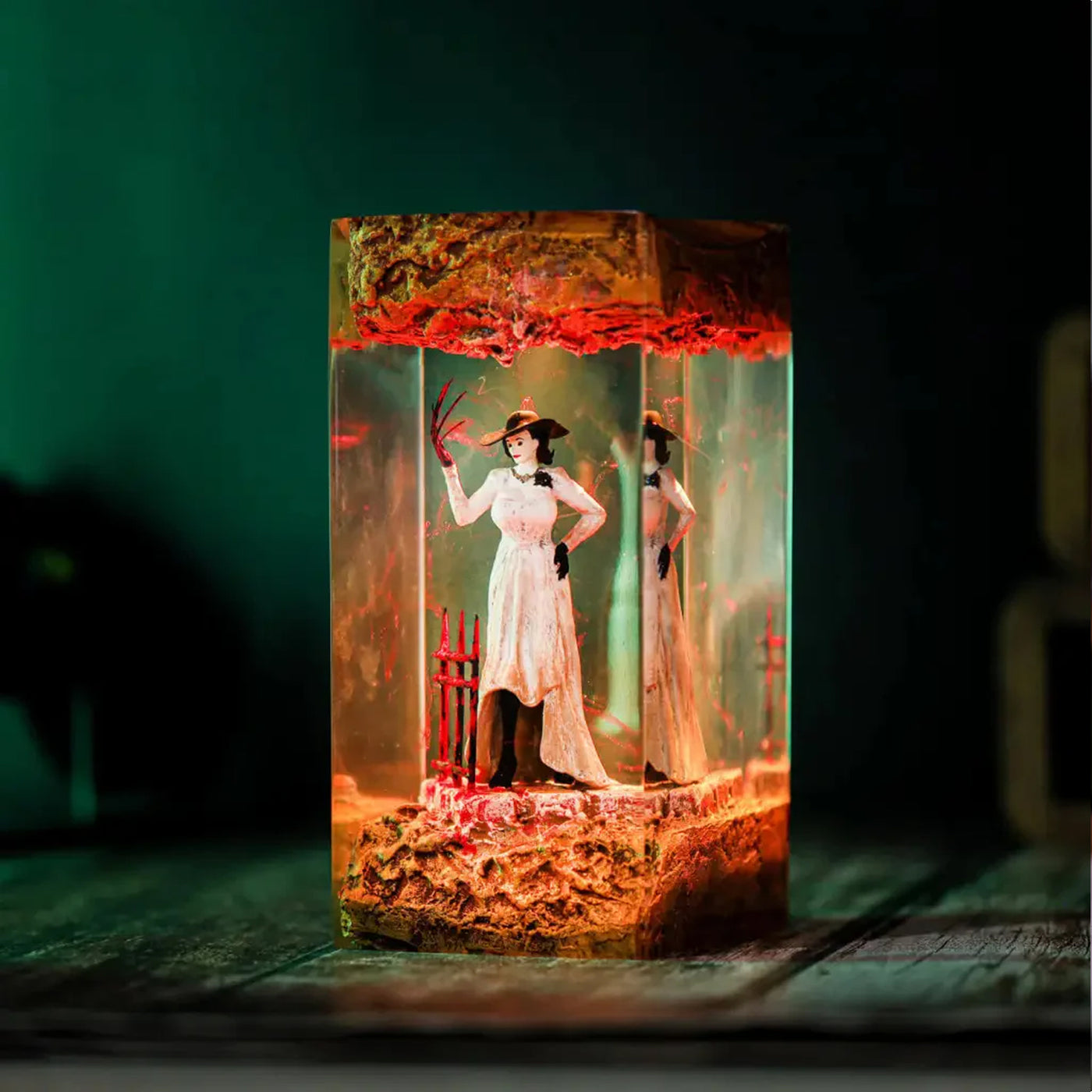 Resident Evil Lady Dimitrescu Epoxy Resin Lamp, Night Light