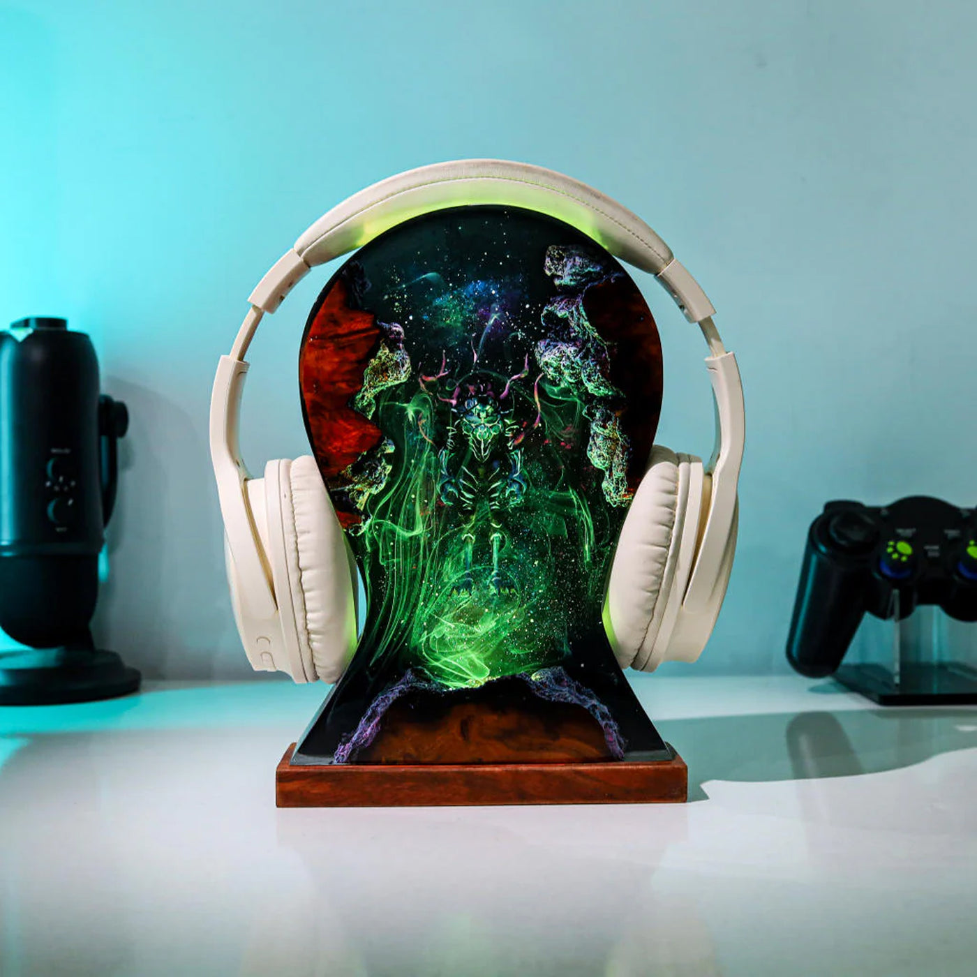 Solo Leveling Beru Headphone Stand Epoxy Resin Lamp, Night Light