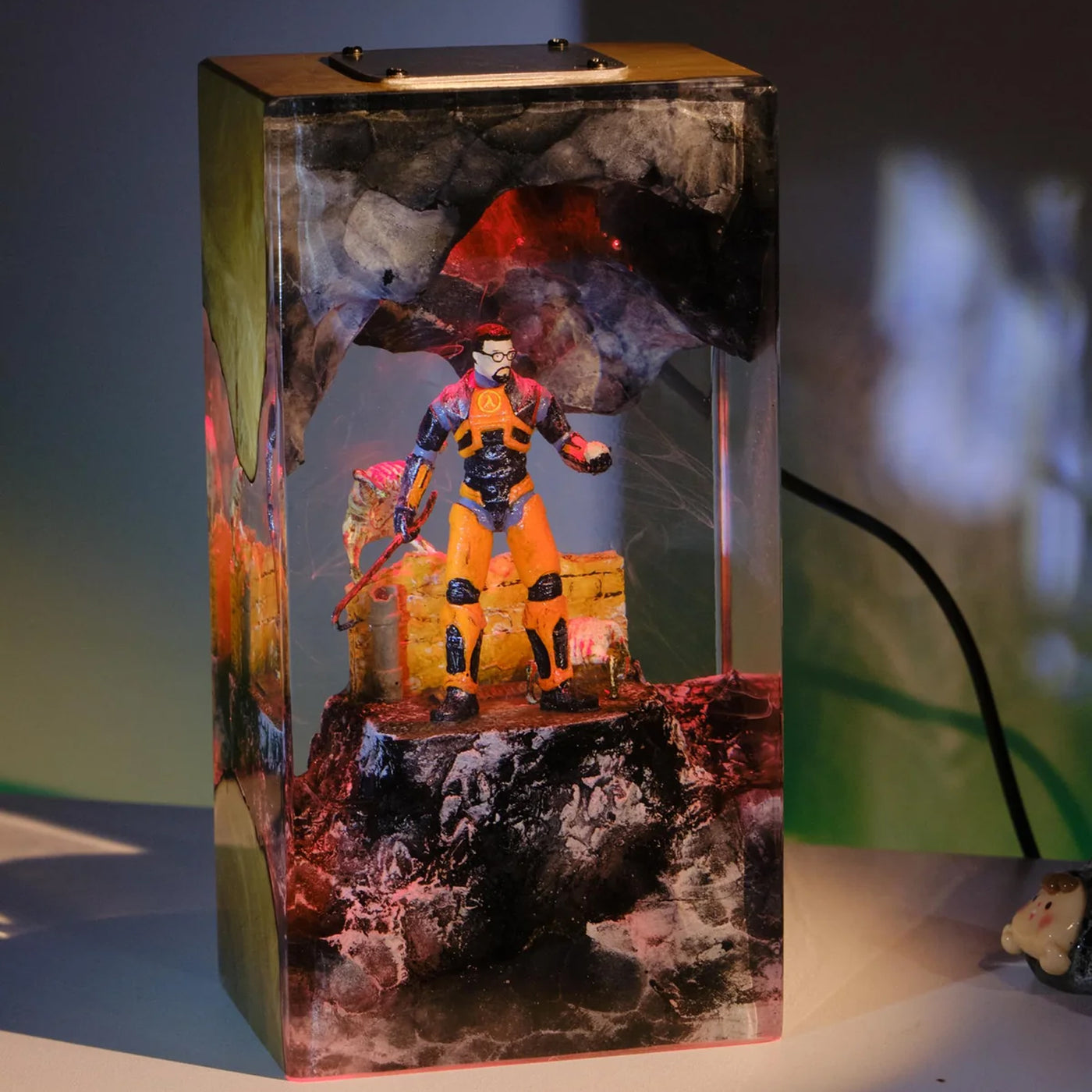 Half-Life Gordon Freeman Epoxy Resin Lamp, Night Light