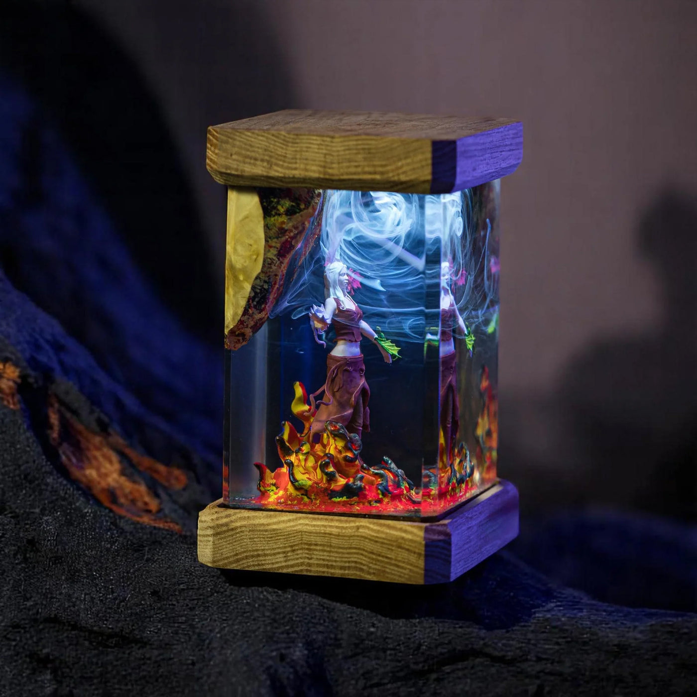 Game of Thrones Daenerys Targaryen Mother of Dragons Epoxy Resin Lamp, Night Light