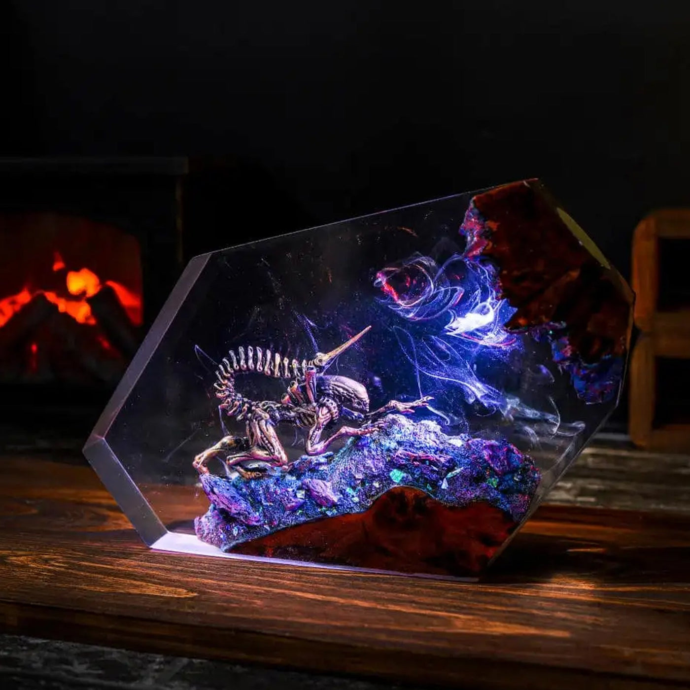 Xenomorph Alien Space Monster Epoxy Resin Lamp, Night Light