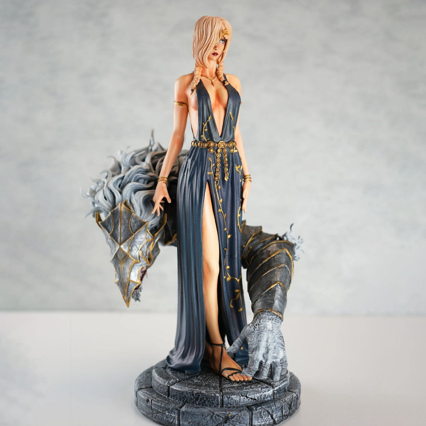 Elden Ring - Queen Marika the Eternal with Maliketh Statue Figures