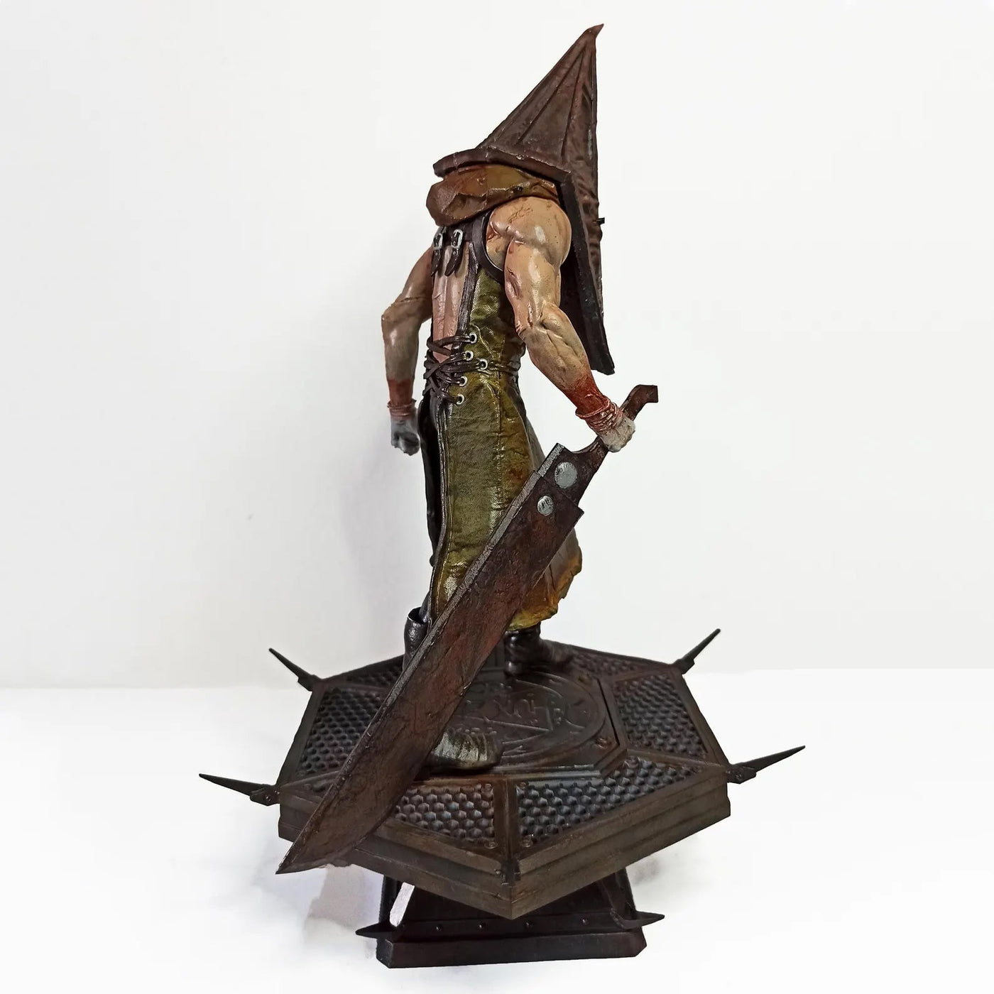 Silent Hill - Pyramid Head Statue Figures