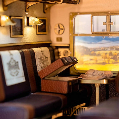 1940s Train Cabin (Motion Scene) - Book Nook