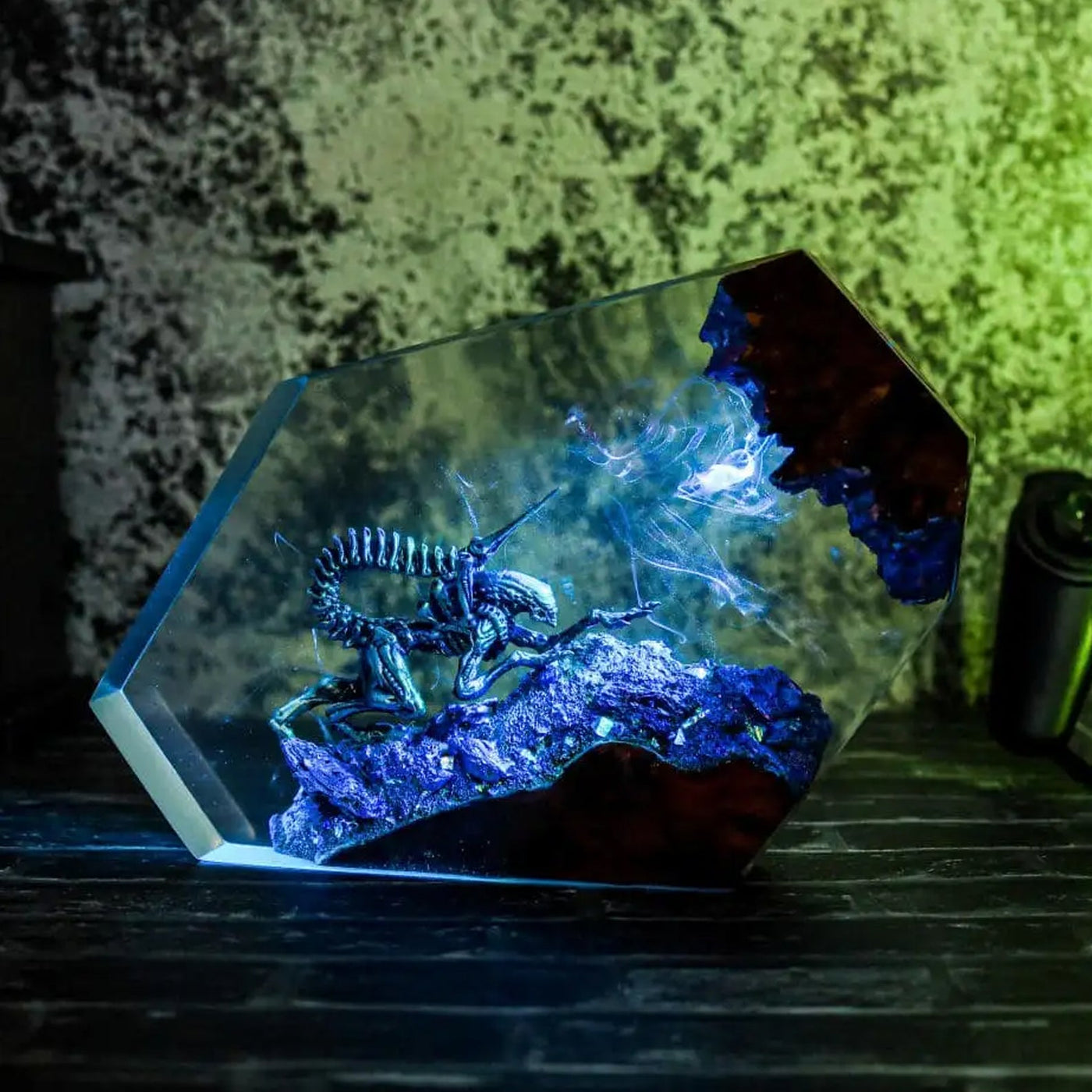 Xenomorph Alien Space Monster Epoxy Resin Lamp, Night Light