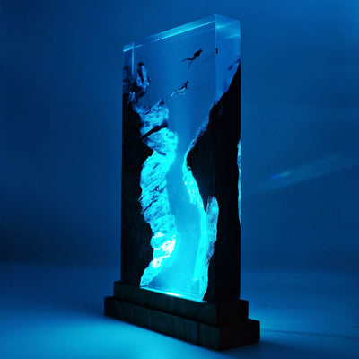 Divers Explore Undersea - High Quality Epoxy Resin Lamp