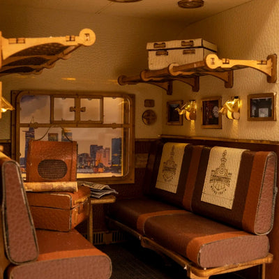 1940s Train Cabin (Motion Scene) - Book Nook