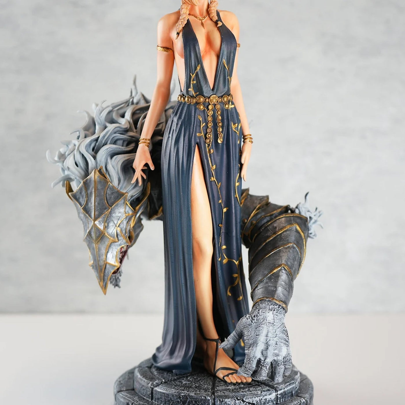 Elden Ring - Queen Marika the Eternal with Maliketh Statue Figures