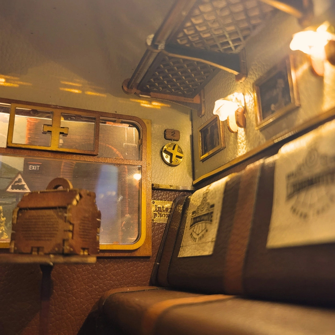 1940s Train Cabin (Motion Scene) - Book Nook