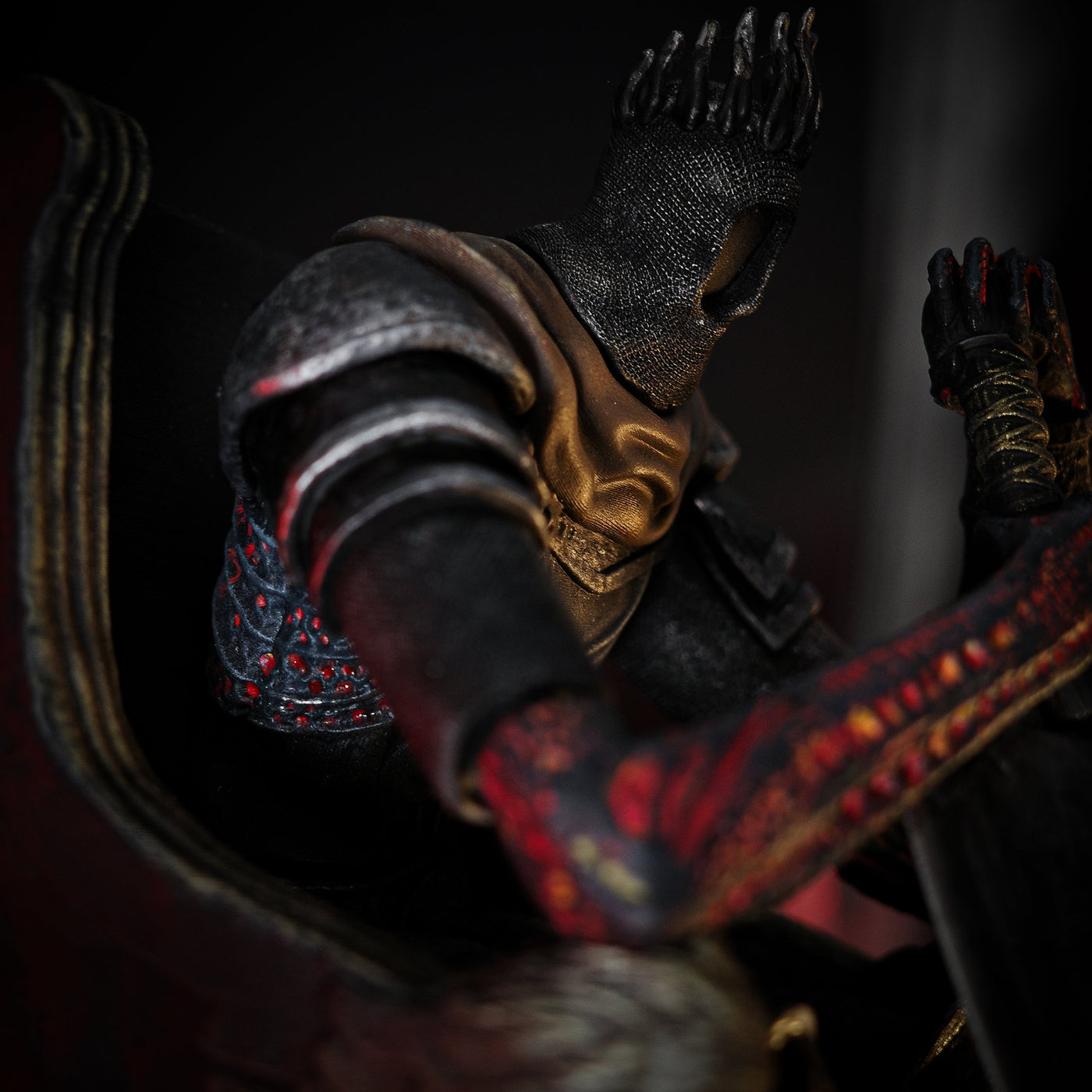 Dark Souls - Yhorm The Giant On Throne Statue Figures