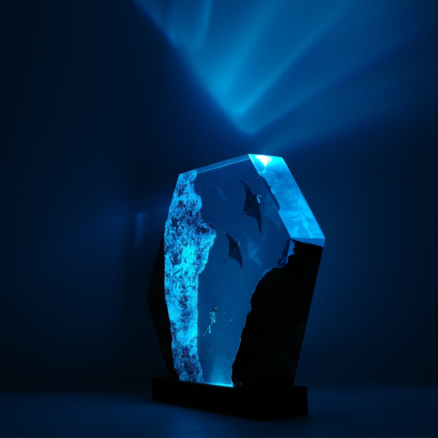 Manta Rays & Diver - High Quality Epoxy Resin Lamp