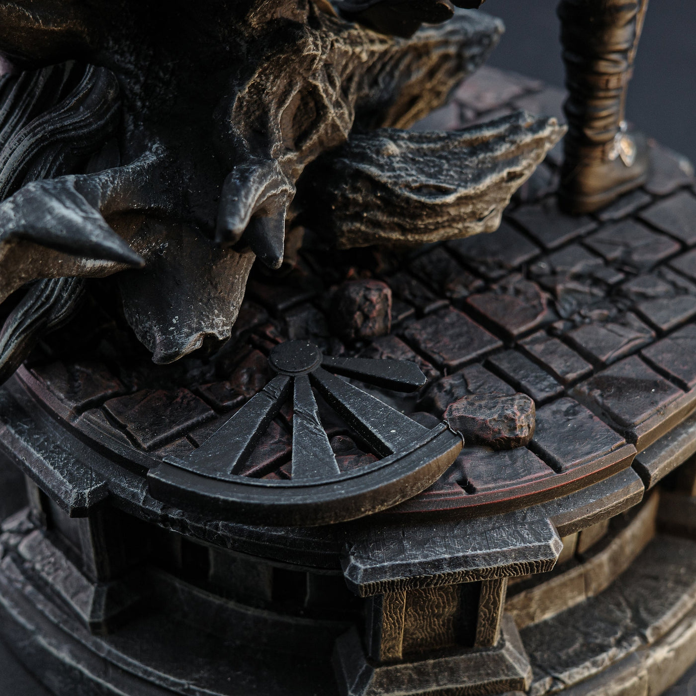 Bloodborne - The Hunter Statue Figures