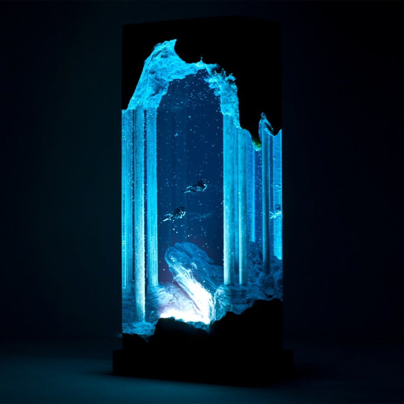 Divers Explore Ancient Ruins - High Quality Epoxy Resin Lamp