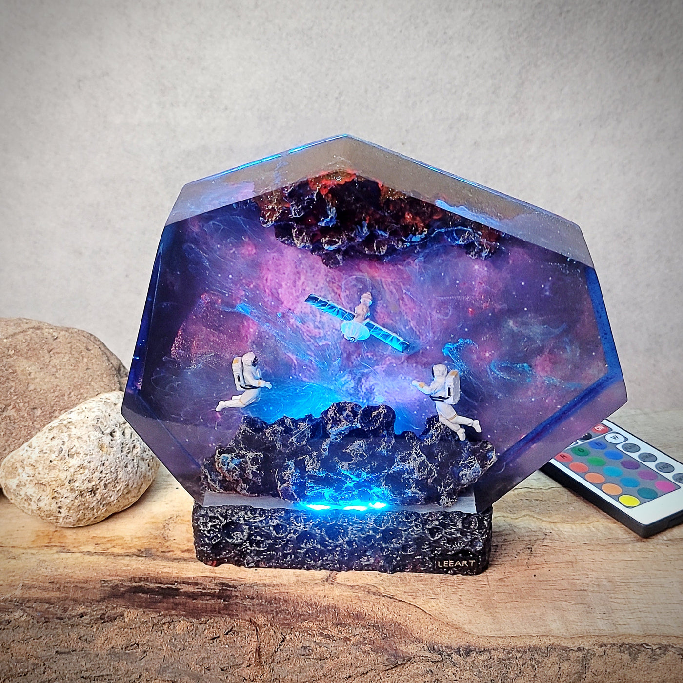 Satellite & Astronauts Galaxy Epoxy Resin Lamp, Night Light, Wireless Lights