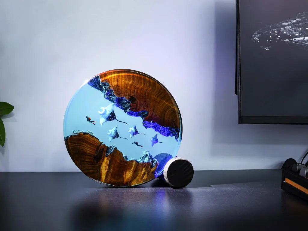 Mariana Trench Adventure Divers Manta Rays Undersea Ocean Diorama Epoxy Resin Lamp, Night Light