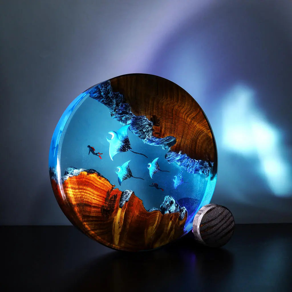 Mariana Trench Adventure Divers Manta Rays Undersea Ocean Diorama Epoxy Resin Lamp, Night Light