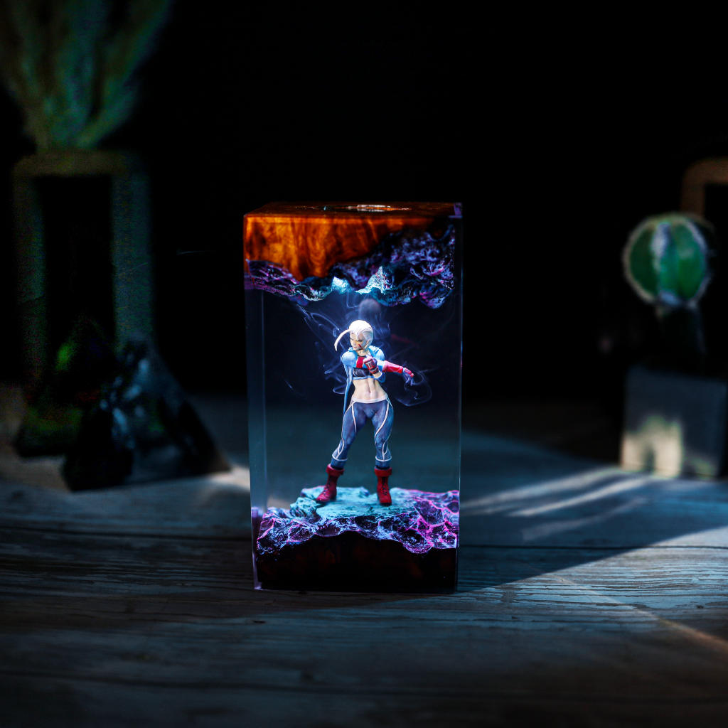 Cammy Street Fighter V Epoxy Resin Lamp, Night Light
