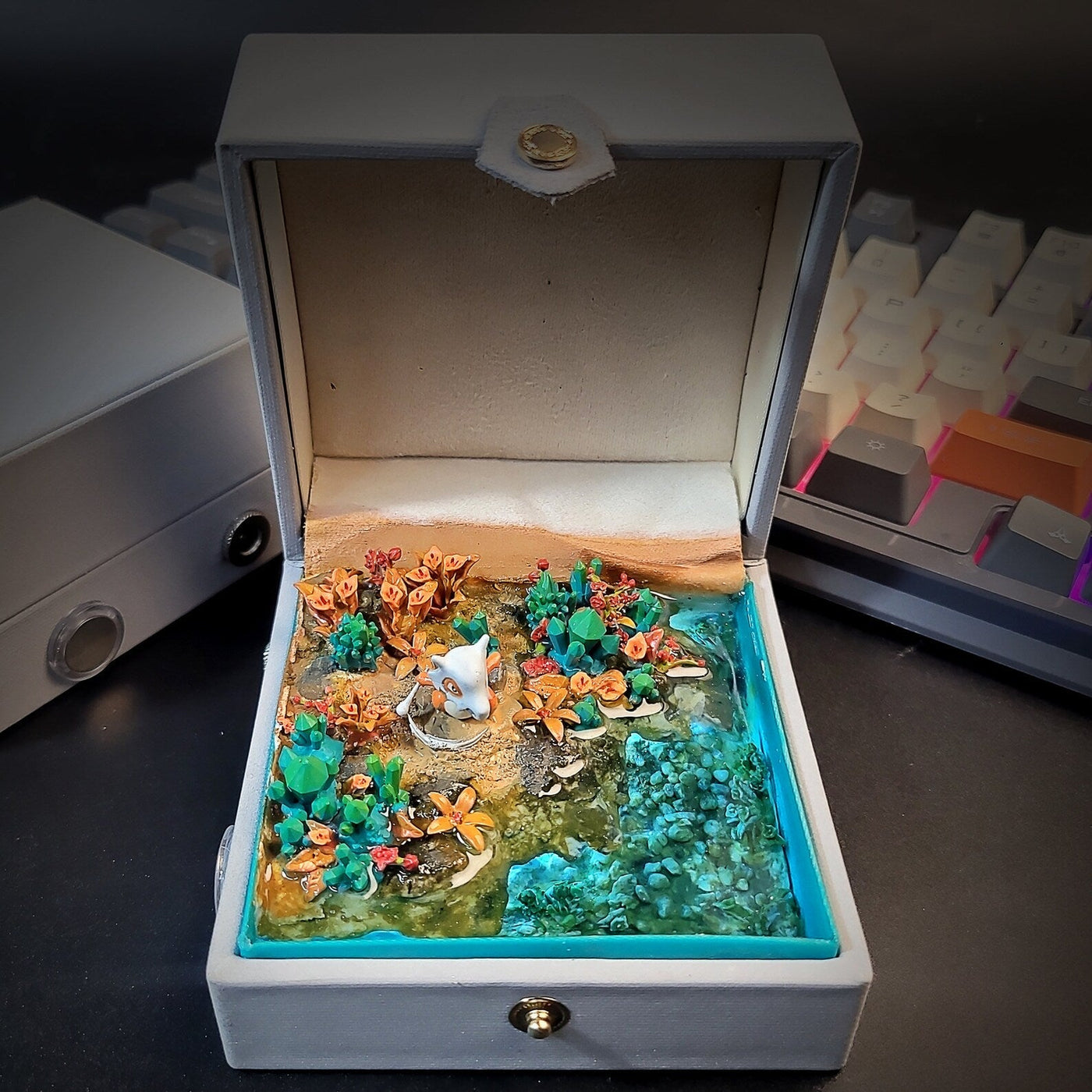 Pokemon Cubone Garagara Island Diorama Treasure Mistery Box Gift Epoxy Resin, Night Light