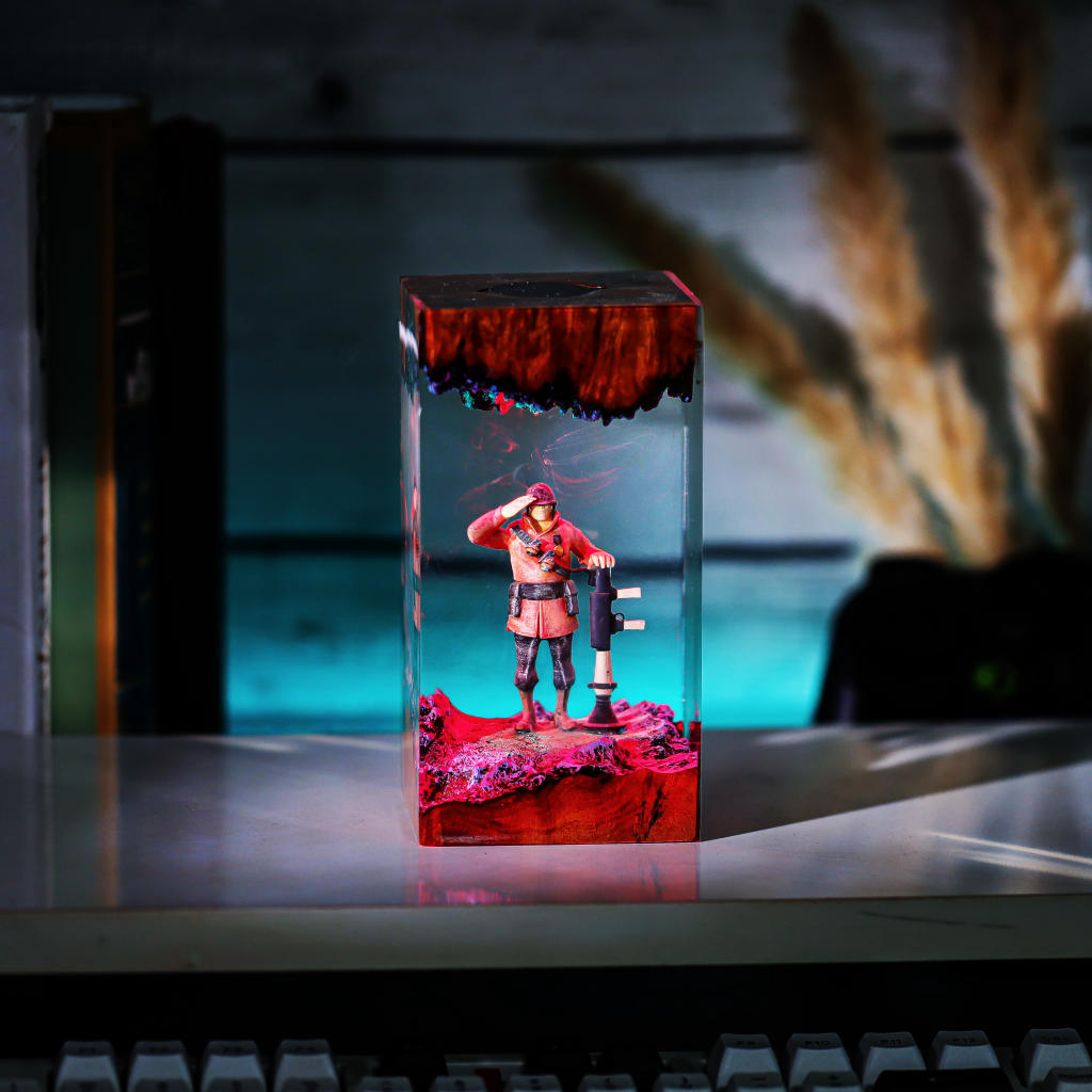 Red Soldier Team Fortress Epoxy Resin Lamp, Night Light